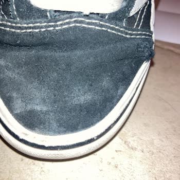 VF Ege Giyim Vans Dedik Güvendik, 1 Yıl Olmadan Yırtıldı