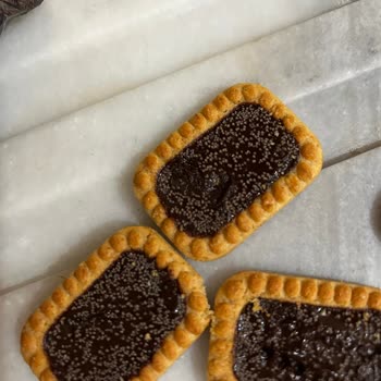 Eti Gıda Eti Burçak Bitter Çikolatalı Bisküvi Küflü Çıktı