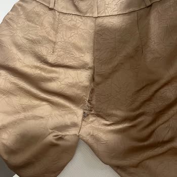 İpekyol Pantolonu Giydiğim Gün Arkadan Kumaş Açıldı