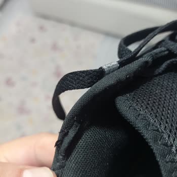 Adidas'ın Kalitesi Ve Karar Mekanizması Yerlerde.