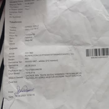 Adidas'ın Kalitesi Ve Karar Mekanizması Yerlerde.