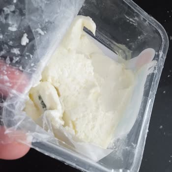 A101 Bozuk Kaymak Yemyeşil Olmuş Aralar