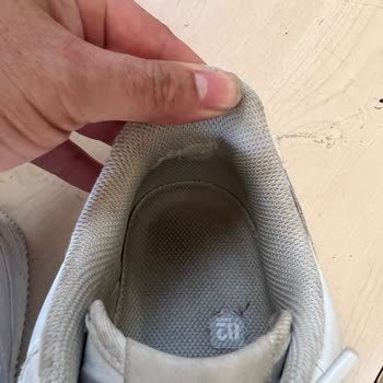 Sneaks Up Nike Air Ayakkabı 3 Ayda Deforme