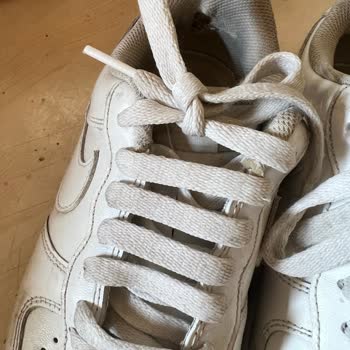 Sneaks Up Nike Air Ayakkabı 3 Ayda Deforme