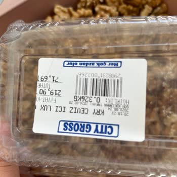 City Gross Güvelenmiş Cevizi Paketleyip Satıyorlar