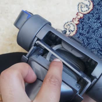 Dyson Makinemin Başlığı Kırıldı