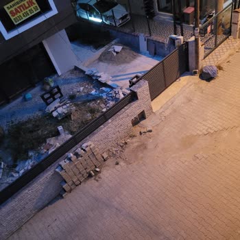 İzmir Büyükşehir Belediyesi Çamlıçay Mahallesi Kokuyor