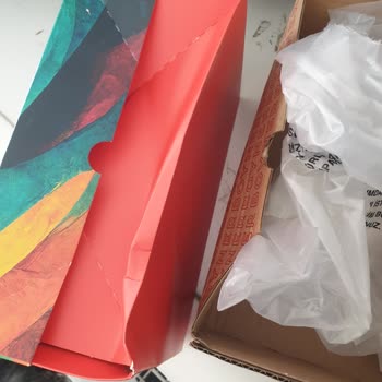 Boyner'den Gözlük Siparişi Verdim Ve Kargom Ezilmiş Vaziyette Teslim Edildi.