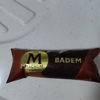 Magnum Dondurma Paketi Buzlukta Şişme Yaptı.