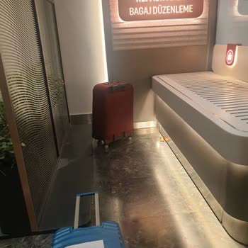 THY Kırık Bavul Vs