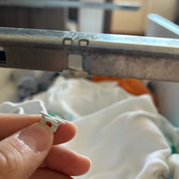Samet A.Ş Samet Çekmece Rayı Küçük Tırnak Parçaları Kırıldı