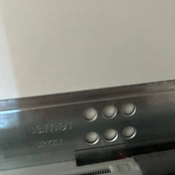 Samet A.Ş Samet Çekmece Rayı Küçük Tırnak Parçaları Kırıldı