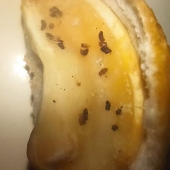 Çerezya Soslu Kajudan Çıkan Kurt Larvaları