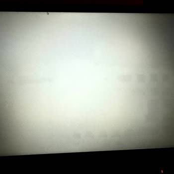 Monster Laptopta Klavyenin Ekranda Kalıcı İz Bırakıyor