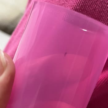 Uni Baby Ürün Kapağının İçinde Böcekle Preslenmiş