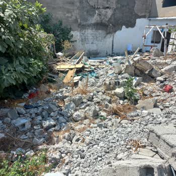 Çevre, Şehircilik Ve İklim Değişikliği Bakanlığı Yıkılan Evimize Haftalar Sonra Gelen Görevli