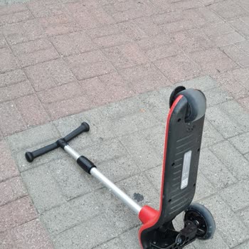 ebebek Scooterın Tekeri Çıktı Hastanelik Olduk
