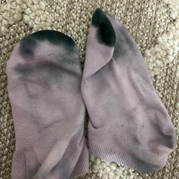 Nilufarr Ayakkabı Renk Veriyor, Çözüm Talep Ediyorum