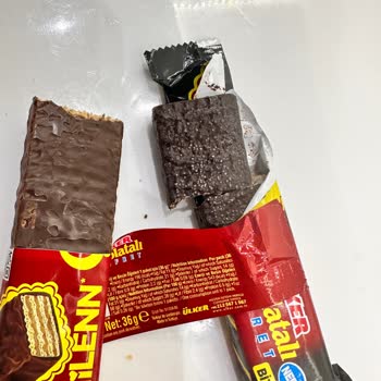 Küflenmiş Ülker Bitter Çikolatalı Gofret