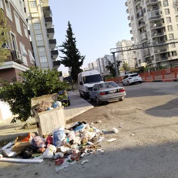 Adana Çukurova Belediyesi Çöpler Toplanmıyor