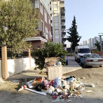 Adana Çukurova Belediyesi Çöpler Toplanmıyor