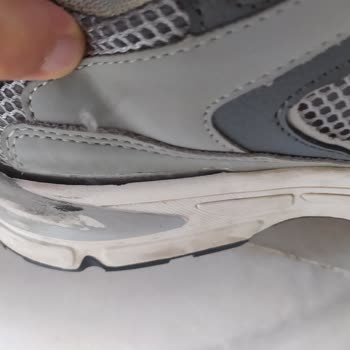 Pull And Bear Koşu Ayakkabısı Yanlardan Açıldı.