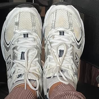 New Balance 530 Ayakkabım Sarardı