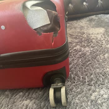 Pegasus Valizimin Tekerini Kırdı
