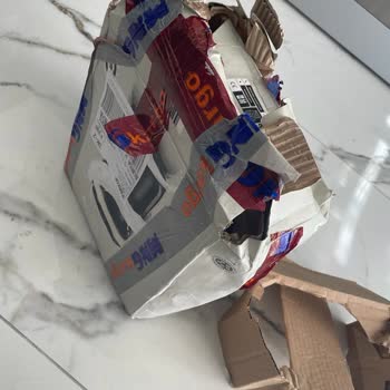 MNG Kargo Ürünümü Düşürüp Paketi Tekrar Bantlayıp Eksik Göndermiş