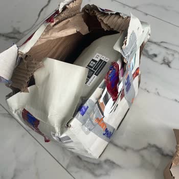 MNG Kargo Ürünümü Düşürüp Paketi Tekrar Bantlayıp Eksik Göndermiş