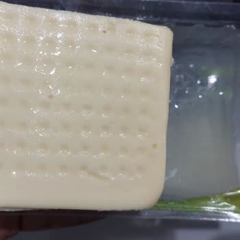 Migros Onsüt Dilimli Tost Peyniri İçinde Su Var