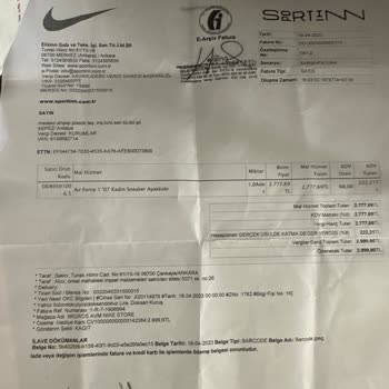 Nike Air Spor Ayakkabı Arka Kısmı