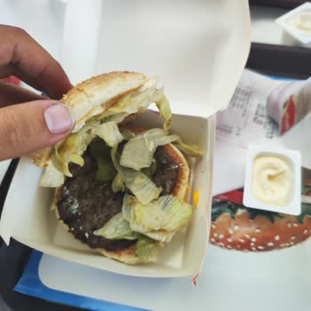 Burger King Beklemiş Hamburger Ve Ekstra Ücret
