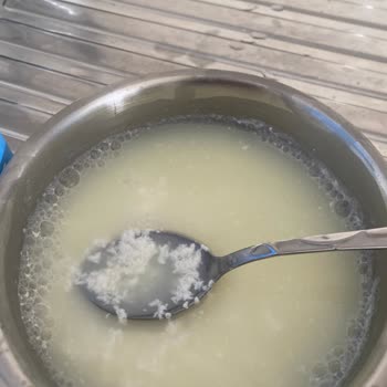 Torku Süt Yeni Aldım Ve Tarihine Daha Çok Olmasına Rağmen Bozuk.