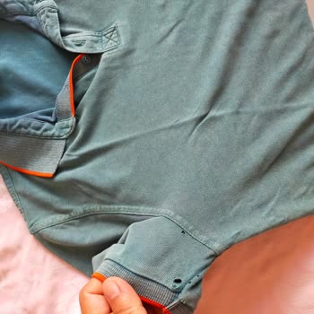 Afyon Özdilek AVM Deforme Olan Mavi Marka T-shirt