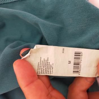 Afyon Özdilek AVM Deforme Olan Mavi Marka T-shirt