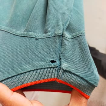 Afyon Özdilek AVM Deforme Olan Mavi Marka T-shirt