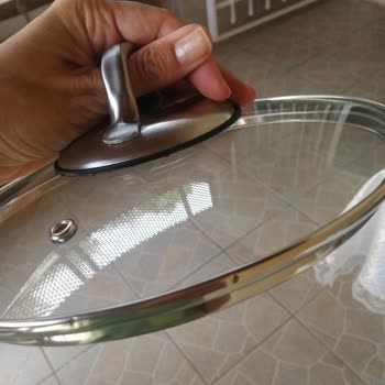 Emsan Mutfak Tencere Kapağında İki Yerde Hasar