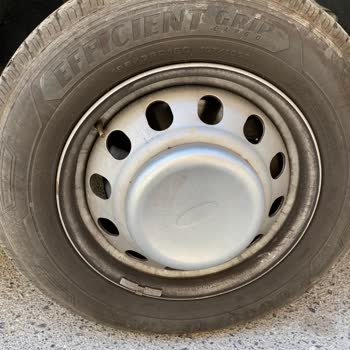 İzkar Otomotiv Aracın Lastik Problemi
