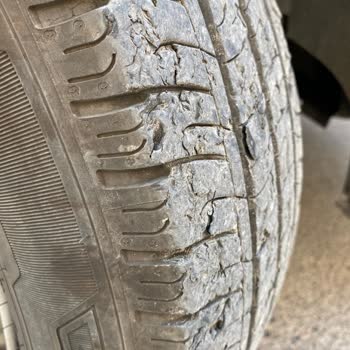 İzkar Otomotiv Aracın Lastik Problemi