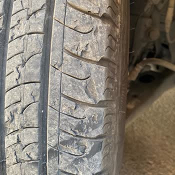 İzkar Otomotiv Aracın Lastik Problemi