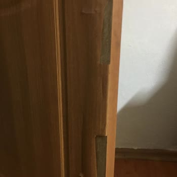 Adokapı Kapıların Kaplamaları Tamamen Soyuldu