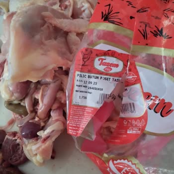 BİM Organlarının Hepsiyle Konulmuş Bütün Tavuk