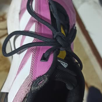 Adidas Ayakkabı Sorunu. İlgisizlik