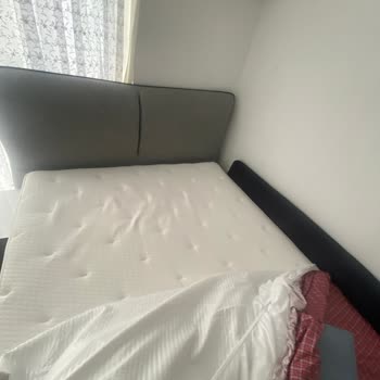 Puffy Kalitesiz Yatak Ve Gıcırdayan Baza Sorunu