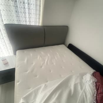 Puffy Kalitesiz Yatak Ve Gıcırdayan Baza Sorunu