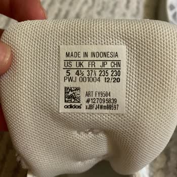 Adidas'tan Kusurlu Ürün