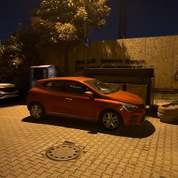 İBB - İstanbul Büyükşehir Belediyesi Çöp Konteyner Önü Parklanma