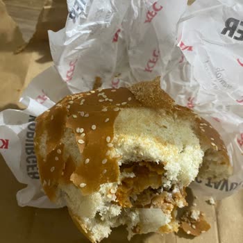 KFC İstiklal Şubesinin Sürekli Olarak Kötü Ya Da Eksik Ürün Göndermesi