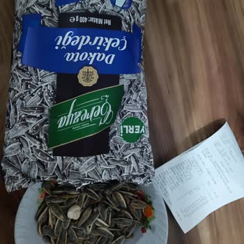 A101'den Alınan Çerezya Marka Çekirdekten Salyangoz Çıktı